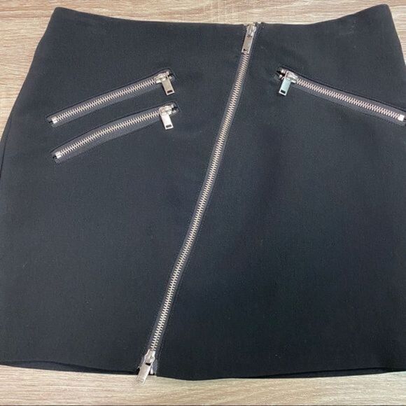 H&M Mini Skirt w/Asymmetrical Zipper & Zippered Pockets Black - Size 8 - Picture 7 of 11